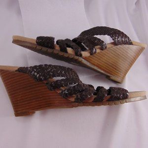 Aerosoles  Braided Leather Wedge Sandal Size 9.5